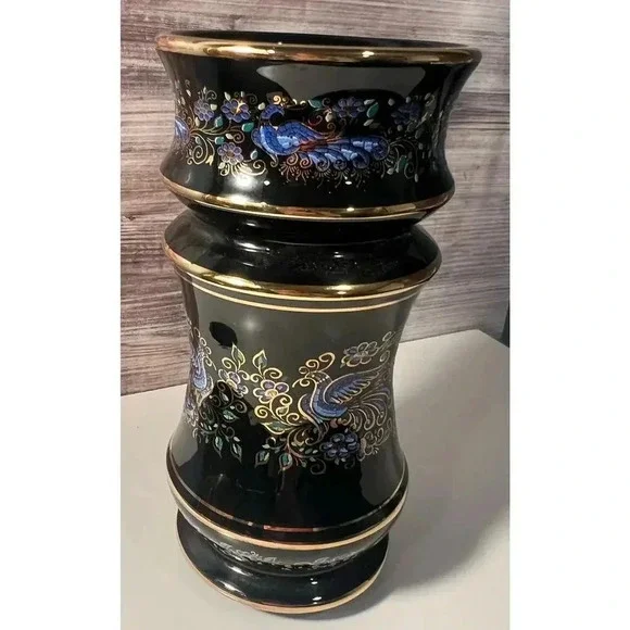 Gorgeous Anapale 24 Karat Gold Accent Vase - Picture 2 of 9